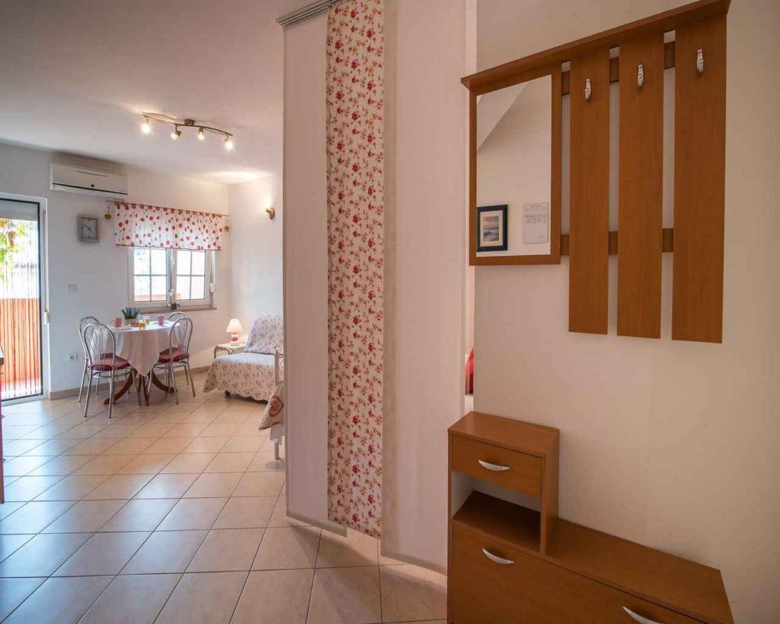 Apartments In Vrbnik/Insel Krk 13597 Exterior photo